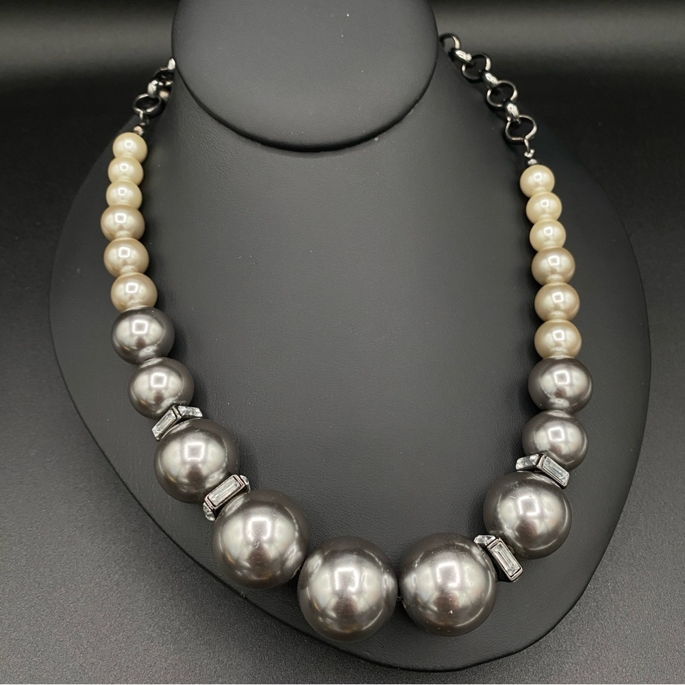 Chunky Graduated Faux Pearl Beaded Necklace in Cream and Gunmetal Grey Rolo
